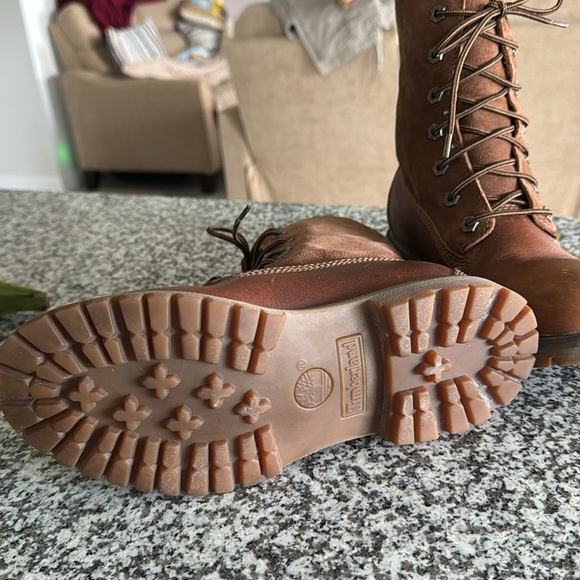 Timberland Boots - Picture 3 of 6